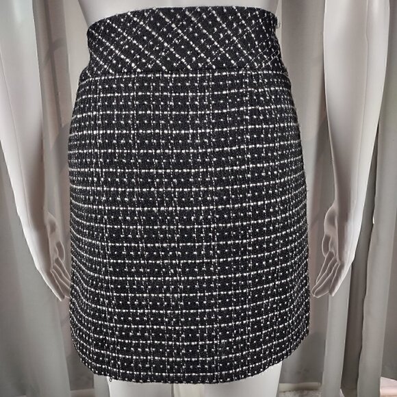 Ann Taylor Loft Petite Women Knitted White Black Straight & Pencil Skirt Size 4P - Picture 4 of 10